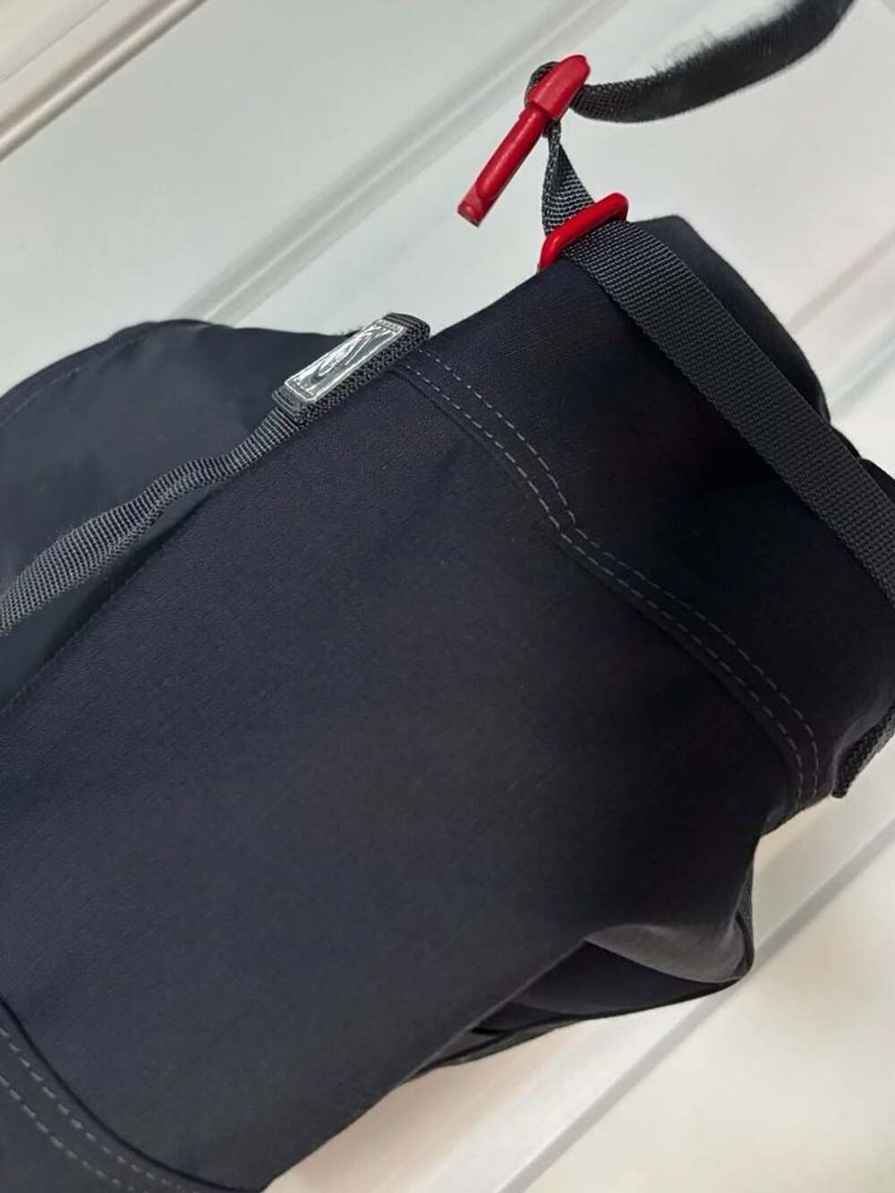 Timbuk2 Classic Messenger Bag Medium Black/Red - Picture 5 of 16